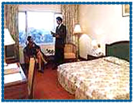 Guest Room Hotel Clarks Shiraz, Agra